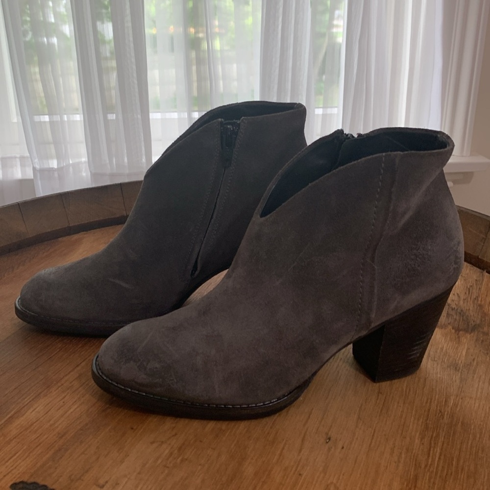 Paul Green Delgado Gray Suede Back Zip Stacked Heel Ankle Booties Boots 6.5